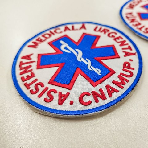 Exemplu de broderie stilizată profesional